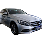 Mercedes C180 a venda na concessionária multimarcas Fly Auto em São Carlos