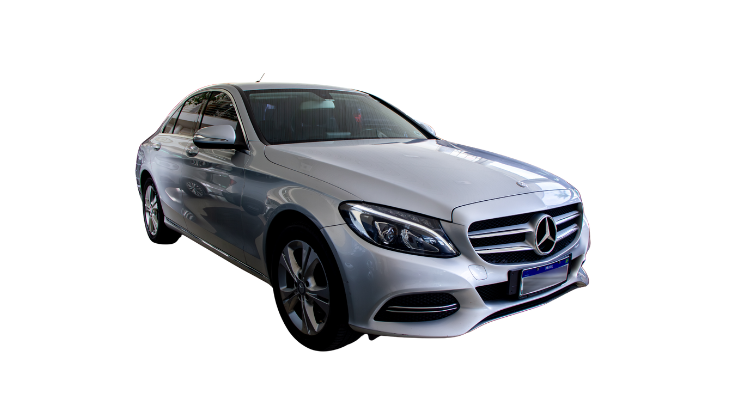 Mercedes C180 a venda na concessionária multimarcas Fly Auto em São Carlos